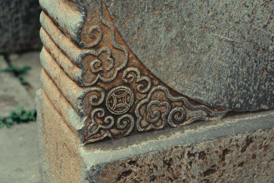 Détail sculpté dans la pierre